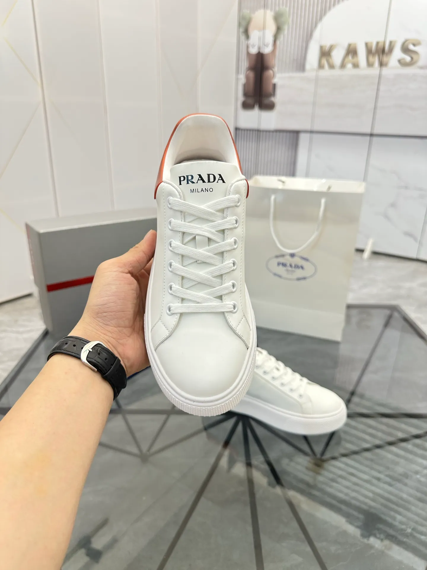 Men's shoes for sale 💰: 💰P520¥ High-end top quality Product trademark: Prada *"Prada*" low-top casual shoes Regular size: 35-45 (can be customized to 46) Couple style Product materials: imported first-layer cowhide leather upper, water-dyed sheep lining, original ultra-light foam outsole. No.: H201